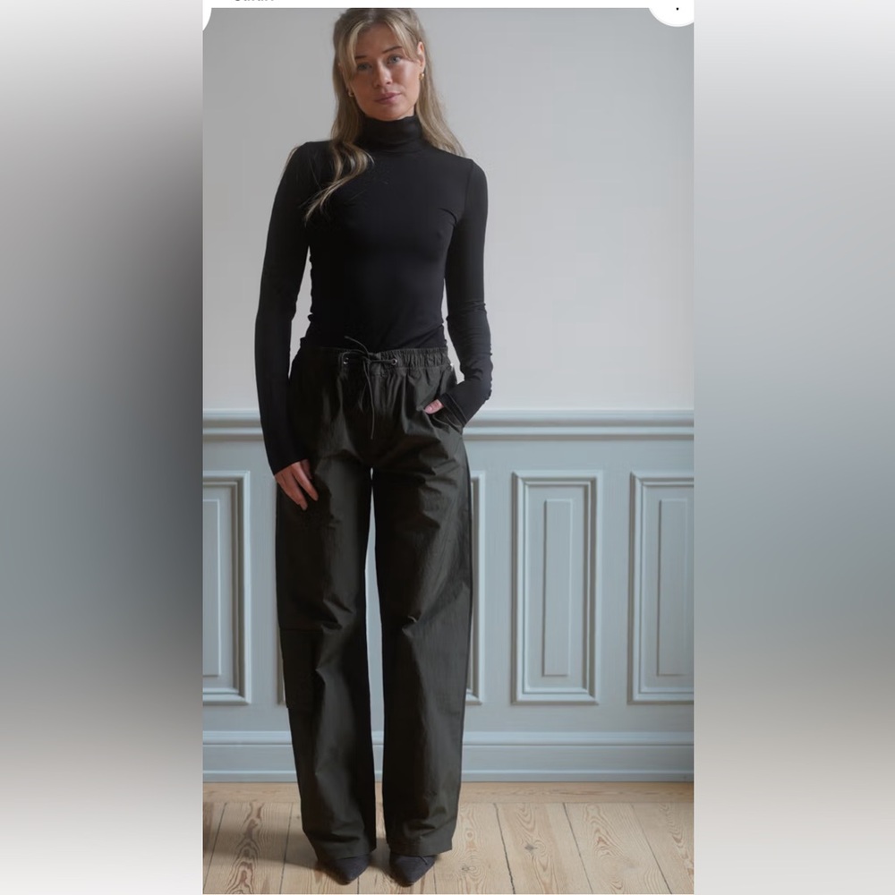 Djref Drawstring Pants in Dark Olive Green Sporty Pants Green